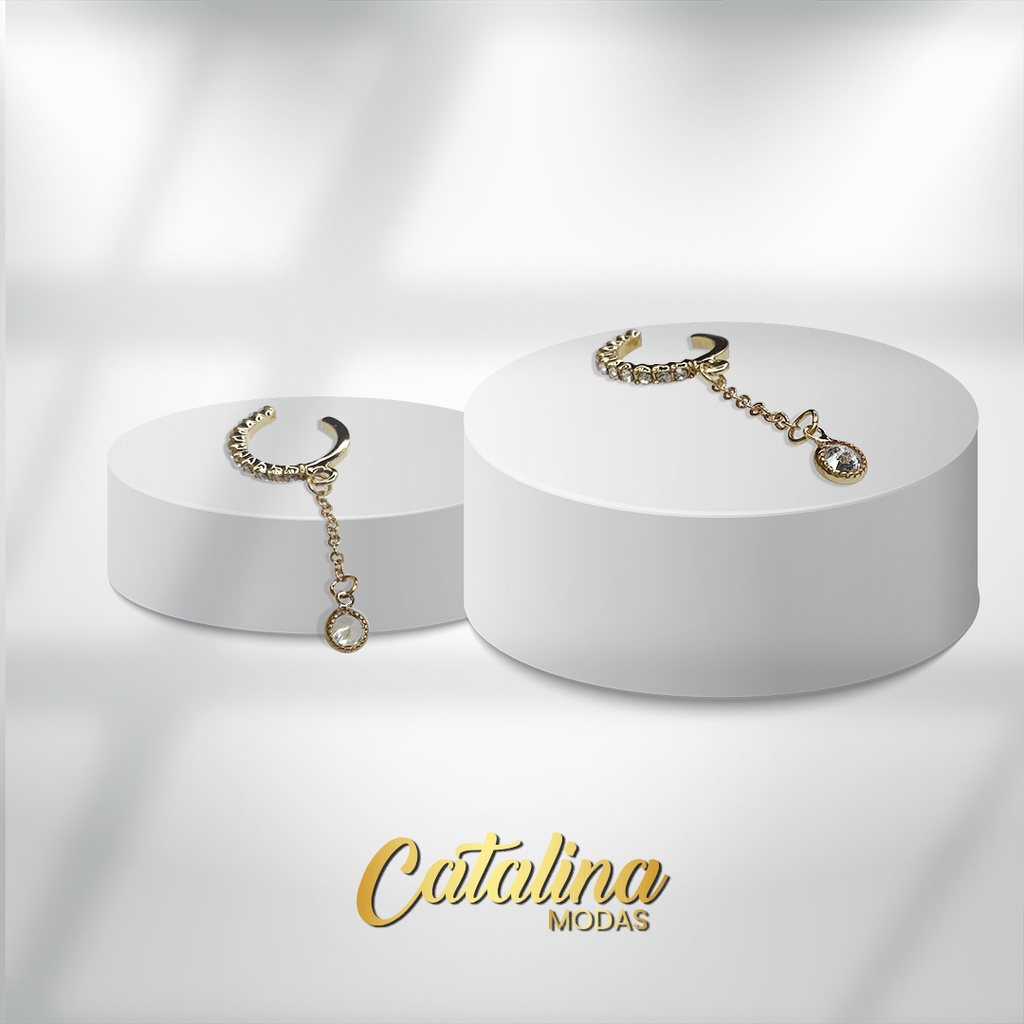 Aro dorado fantasía decorador con cadena colgante.